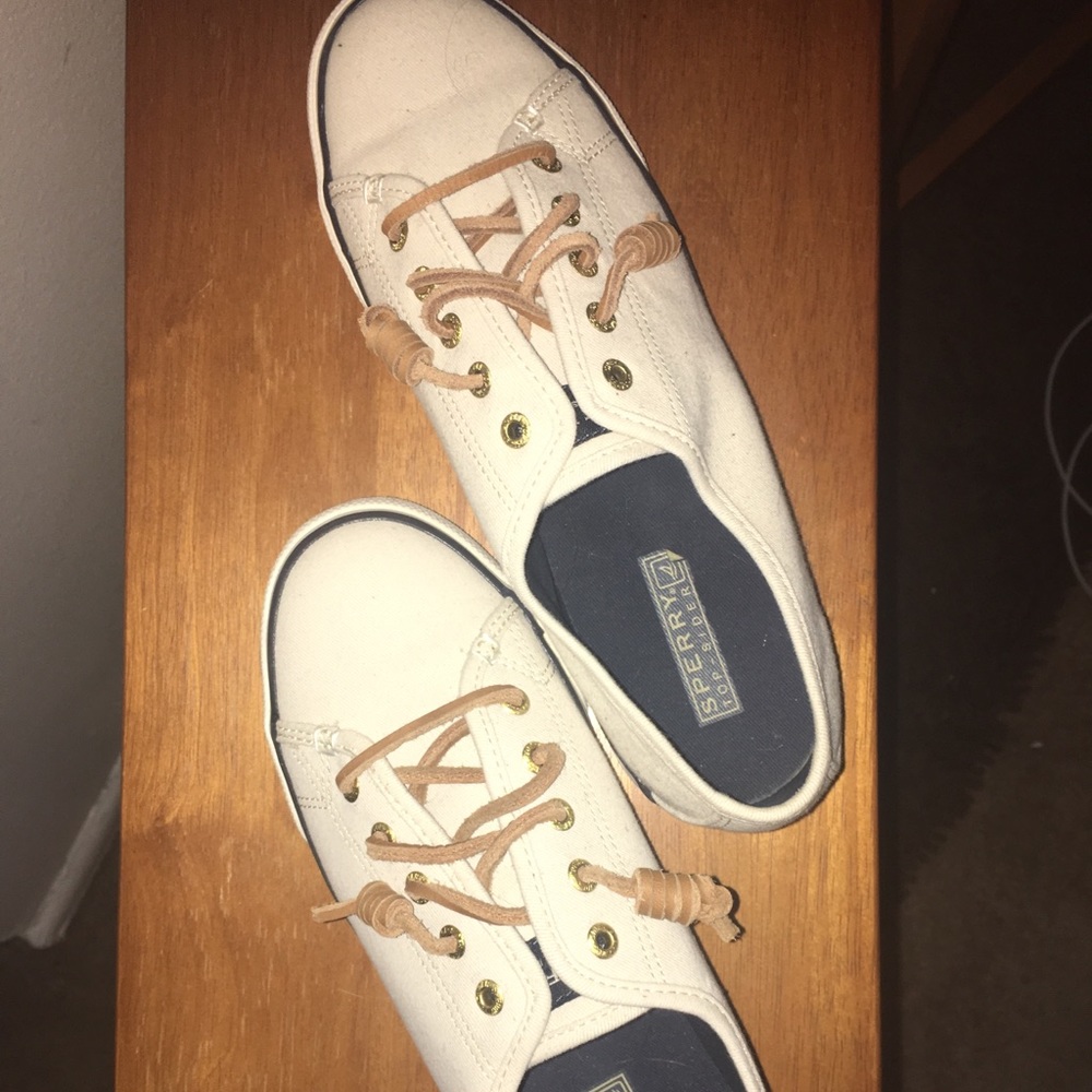 Sperry’s Women’s Sneakers In Creme